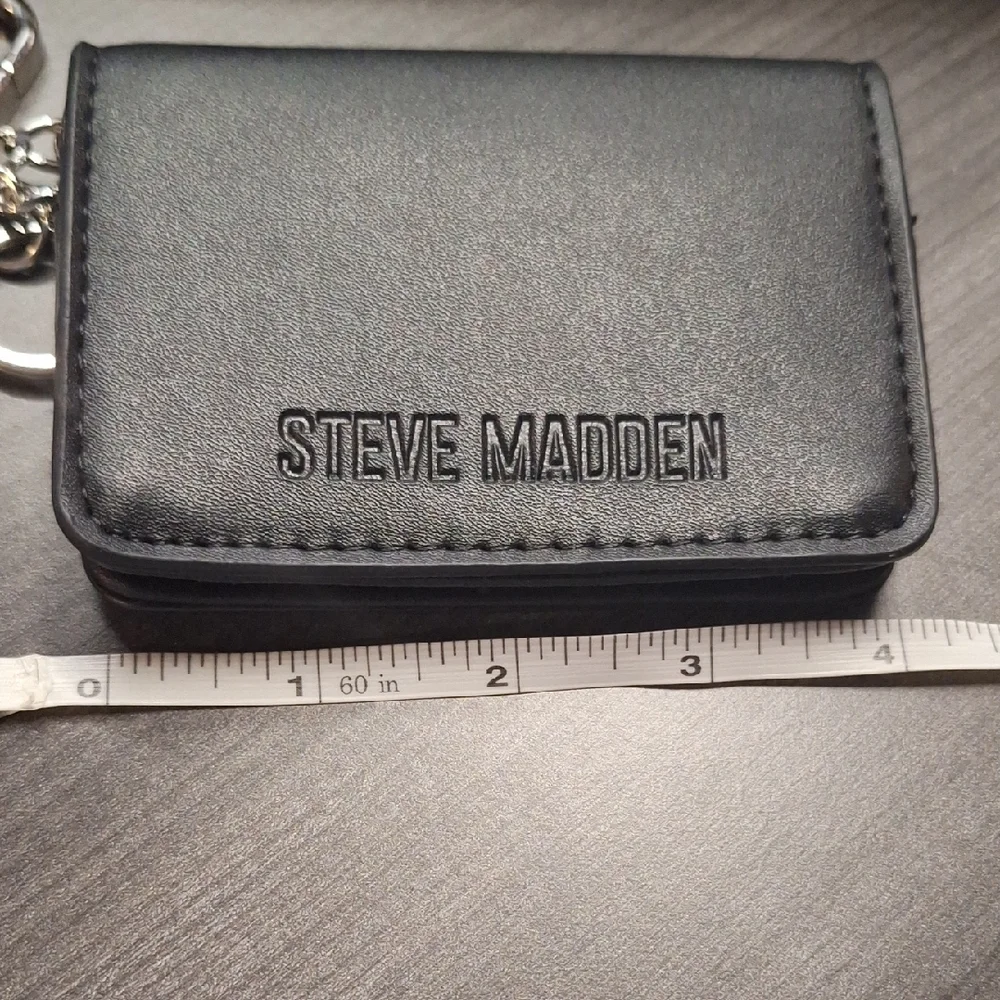 Steve Madden Black Card‎ Holder with Glittering Silver Heart Keychain